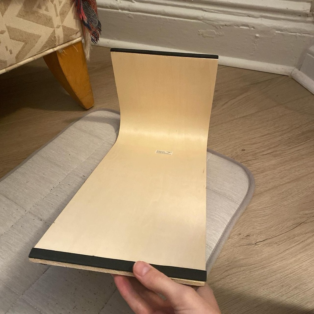 Curved Cat Scratching Ramp - Picture 3 of 4